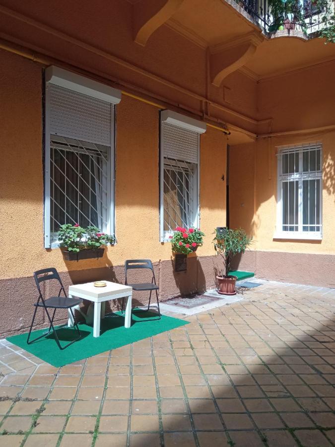 Free Parking Garage! Downtown Apartment Close To New York Cafe Budapesta Exterior foto