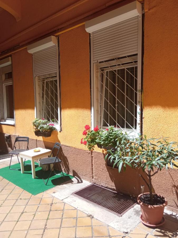 Free Parking Garage! Downtown Apartment Close To New York Cafe Budapesta Exterior foto