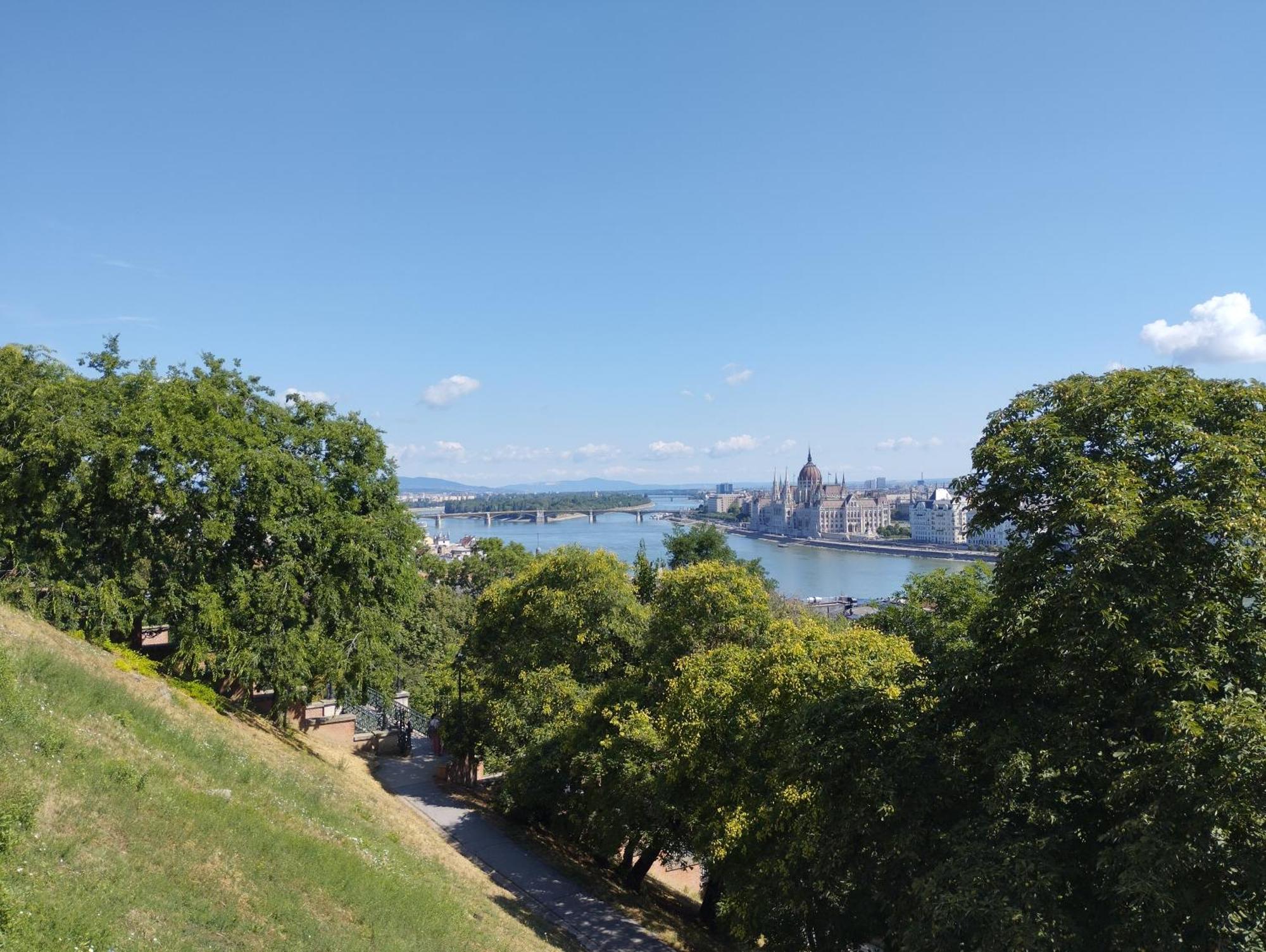 Free Parking Garage! Downtown Apartment Close To New York Cafe Budapesta Exterior foto