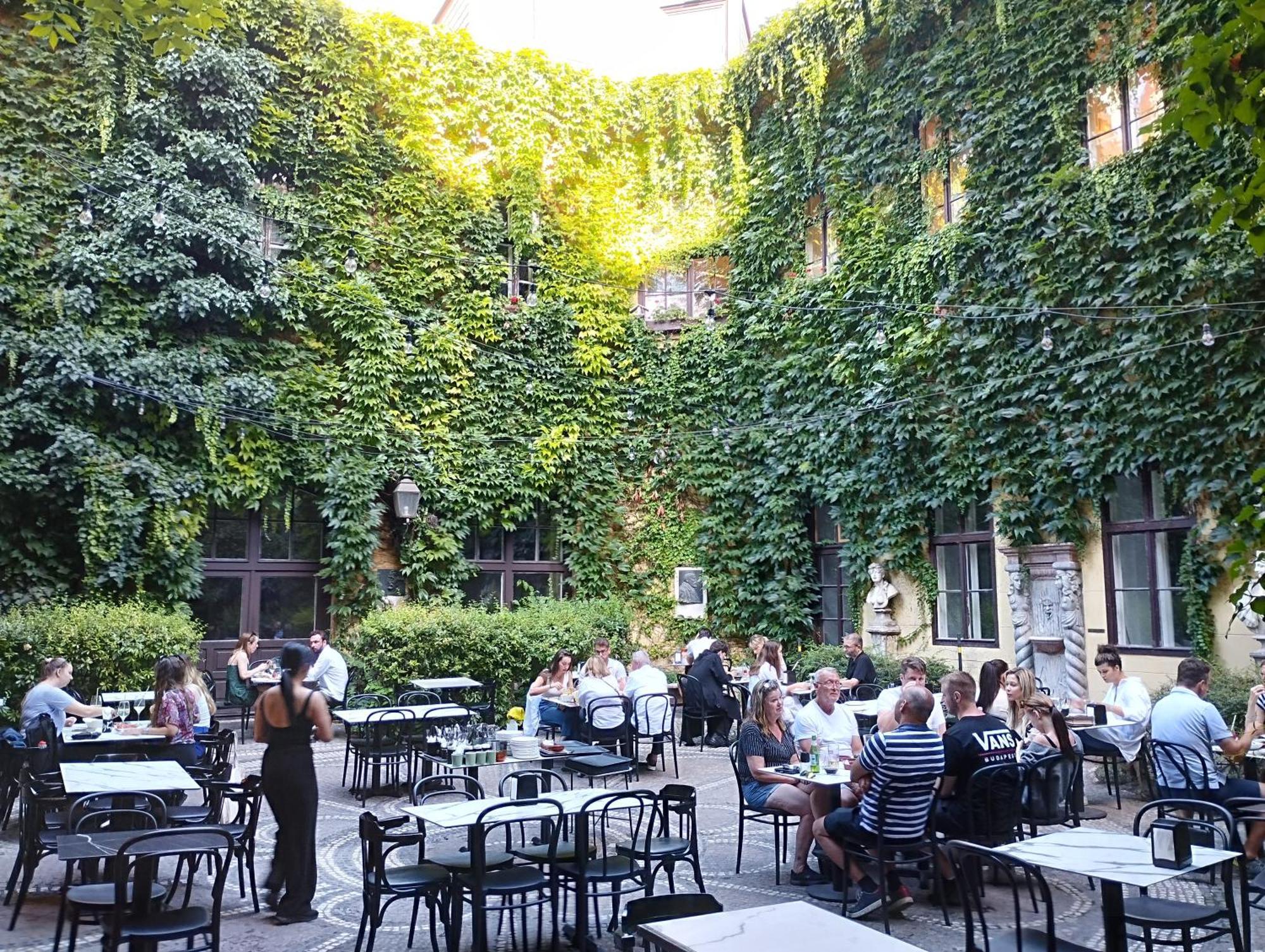 Free Parking Garage! Downtown Apartment Close To New York Cafe Budapesta Exterior foto