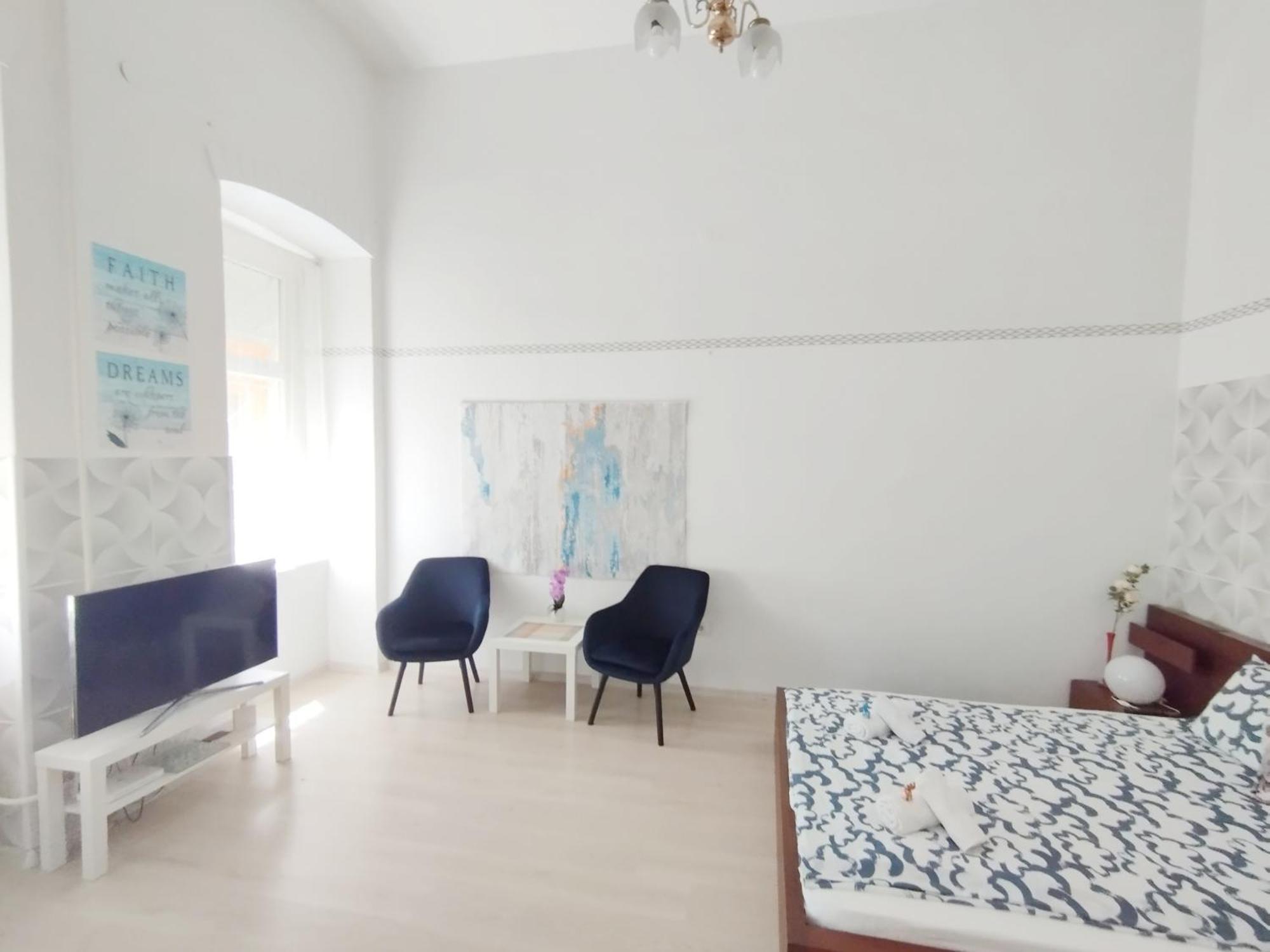 Free Parking Garage! Downtown Apartment Close To New York Cafe Budapesta Exterior foto